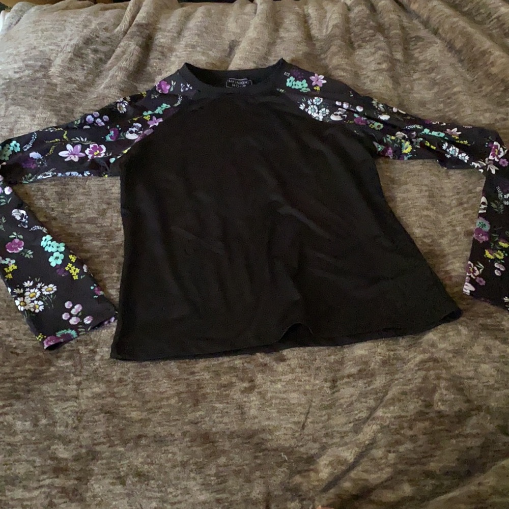 Dark Floral Rash Guard Hot Topic - Picture 4 of 4